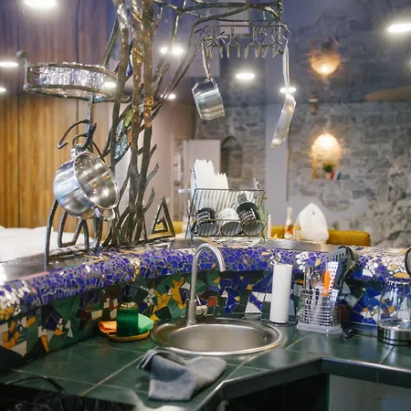 Gaudi In Appartement