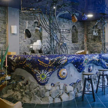 Gaudi In *